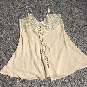 Victoria’s Secret Elegant Cream Lace Chemise Sheer Open Front Size Large